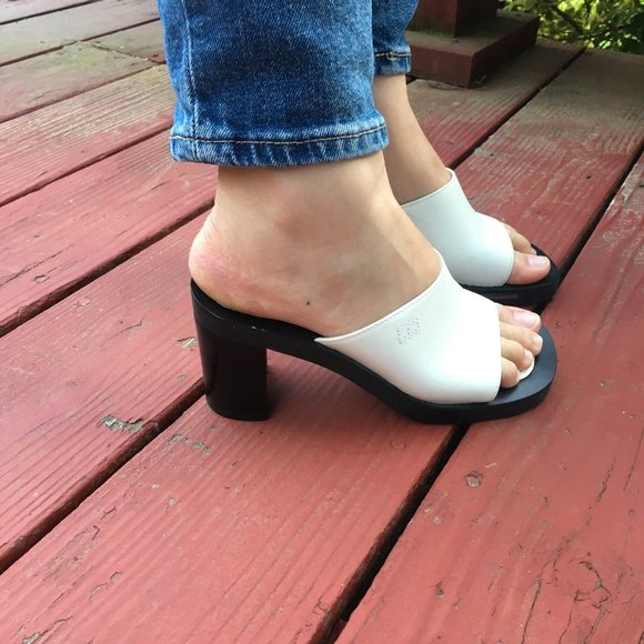 White Tommy Hilfiger square toe chunky block heel sandals - Picture 9 of 9